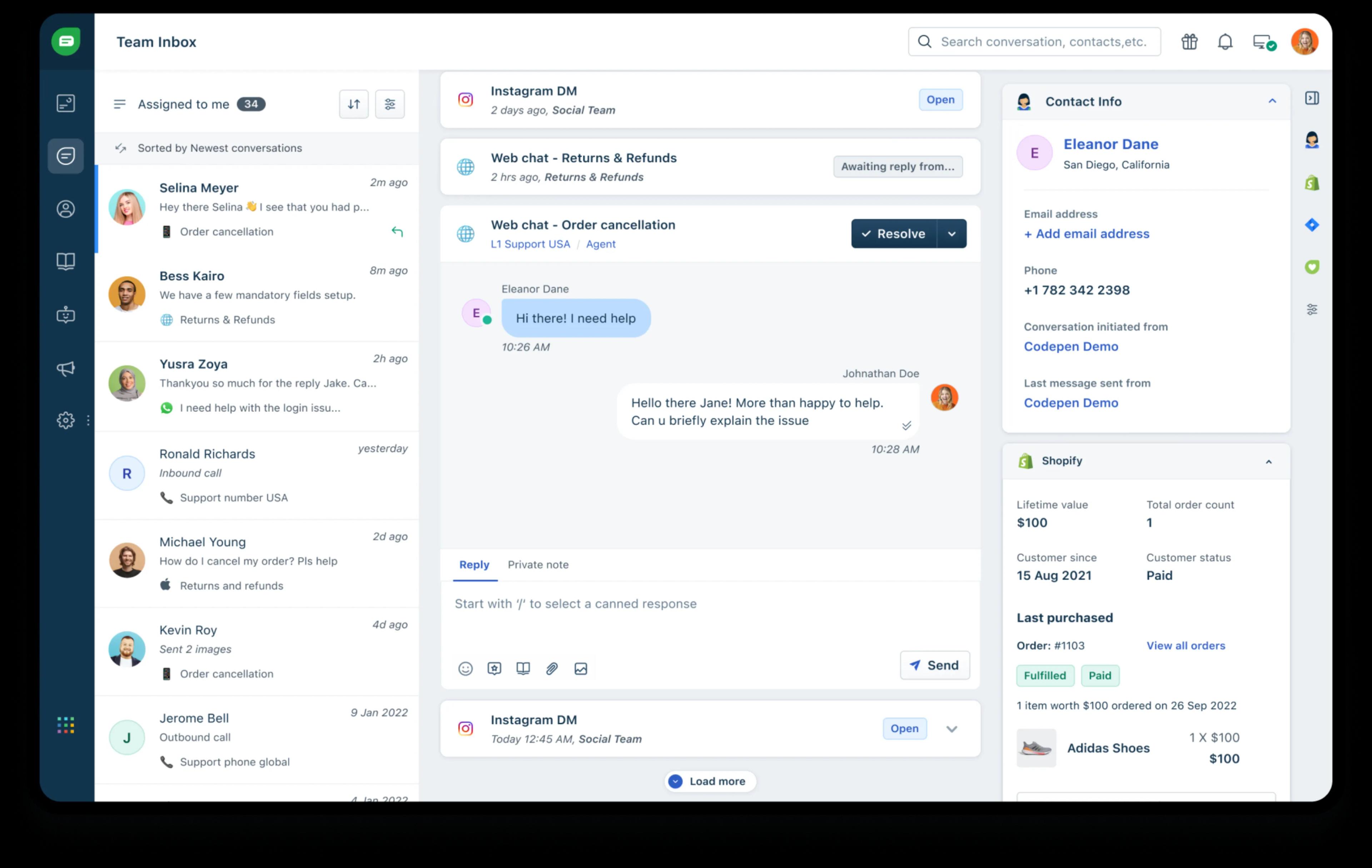 Freshchat support workspace with AI-assisted replies and conversation history